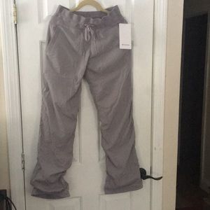 Lululemon Dance Studio Lined size 6 NWT